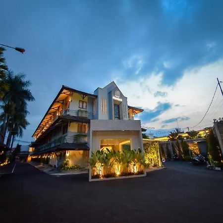 Hotel Nyland Pasteur Bandung Esterno foto